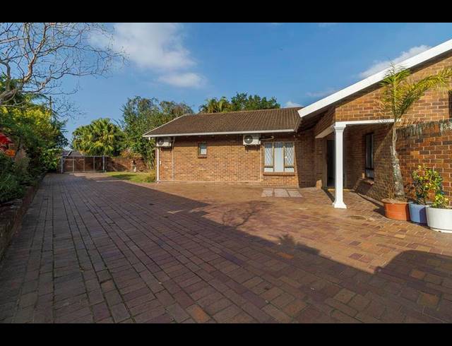 4 BEDROOM HOUSE FOR SALE IN MANORS